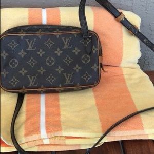 AUTHENTIC LV MARLY B